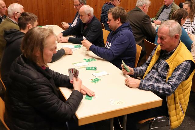 Beim Schnapsen gibt es keinen Geschlechterunterschied | Foto: Gerhard Langmann