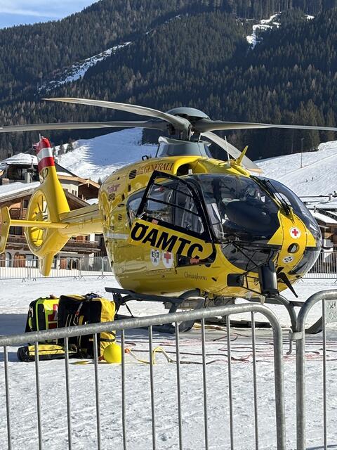 Für den Fall der Fälle stand auch ein (hoffentlich nicht benötigter) Rettungshubschrauber bereit. | Foto: Sarah Braun