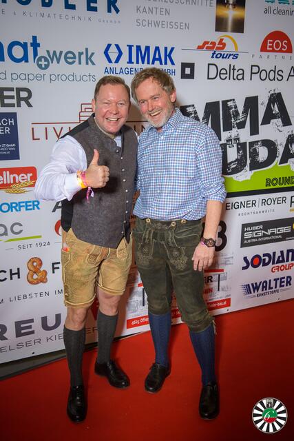 Hölle und Himmel beim jährlichen Faschingsgschnas des Round Table 6 Wels. Heuer in den Minoriten unter dem Motto Electric Church. | Foto: Round Table 6 /Rene Hauser