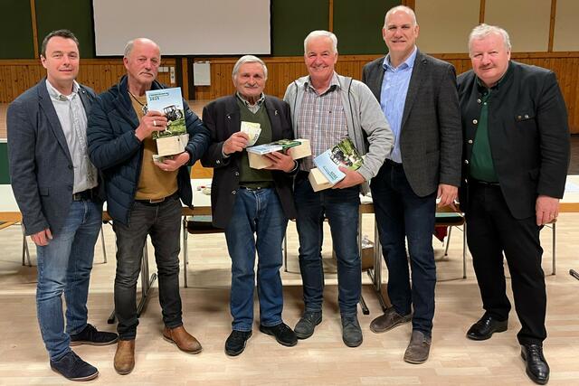Herzlichen Glückwunsch an die Sieger: Jürgen Albrecher, Alfred Schlögl, Franz Polanz, Vinzenz Cresnik, Christian Polz und Alois Albrecher (v.l.) | Foto: Bauernbund