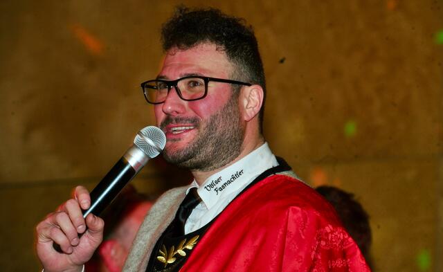 Obmann Thomas Bauernfeind zeigte sich ebenso wie das Publikum begeistert. | Foto: Hassl