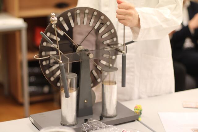 Naturwissenschaftliches Experiment: Influenzmaschine | Foto: SZ-Ybbs