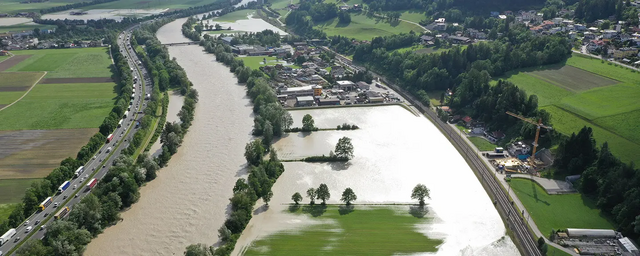 Der Hochwasserschutz für die Gemeinde Terfens funktioniert.  | Foto: Archiv