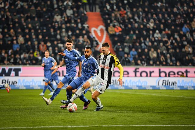 Packendes Derby, aber keine Tore: Der LASK und Max Entrup (r.).konnten sich für die 0:1-Niederlage im September nicht revanchieren. | Foto: Reischl