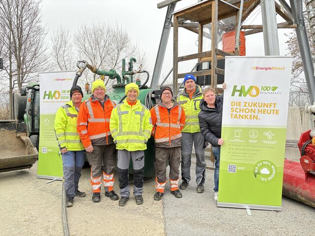 St. Margarethens Fuhrpark fährt grün. Das betrifft alle Diesel-Fahrzeuge, einschließlich Traktor, Bus, Stapler und die neue Kehrmaschine, die ab März in Betrieb genommen wird.  | Foto: MeinBezirk/Engelmann