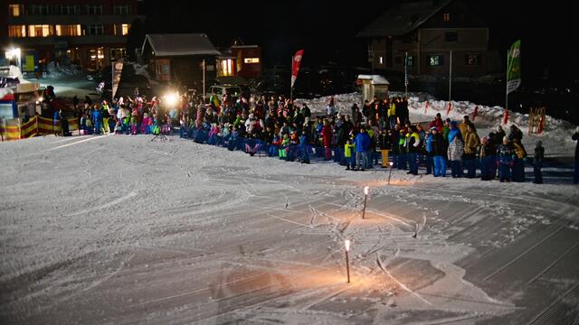 Einige Besucher kamen letzte Woche zur Night-Ski-Show am Klippitztörl. | Foto: Privat