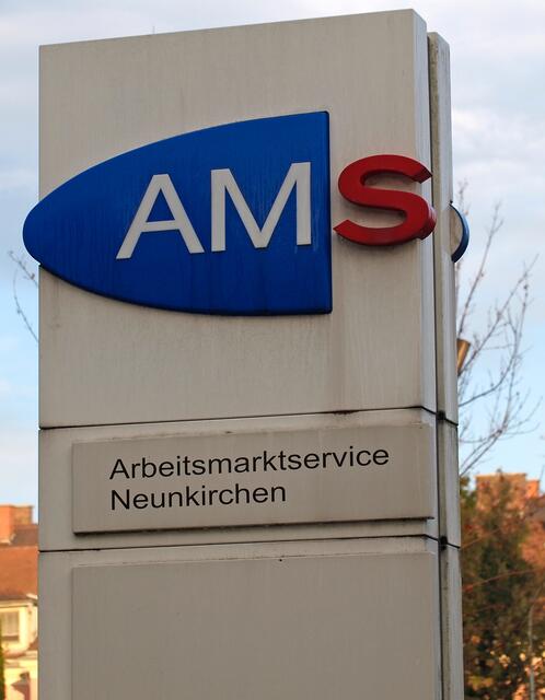 Anlaufstelle für viele Arbeitsuchende: AMS Neunkirchen. | Foto: Santrucek