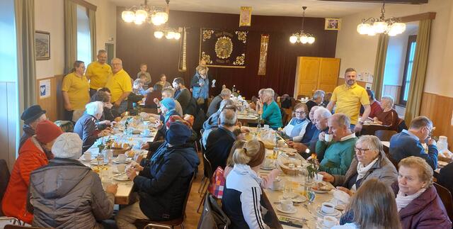Imkerfrühstück in Lasberg stieß auf großen Anklang. | Foto: Gerlinde Tucho