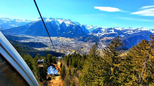 Foto: Freitag, Samstag Sonntag Betrieb der Muttersberg Seilbahn und dem Alpengasthof bei Bludenz-Nüziders.