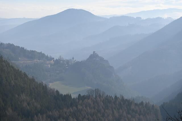 Kirche und Burg Klamm