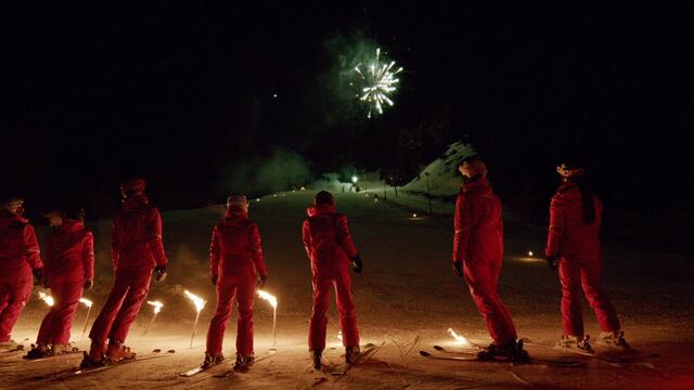 Die Skilehrer präsentieren bei der Night-Ski-Show am Klippitztörl Formationsfahrten sowie Fackelläufe in stimmungsvoller Beleuchtung. | Foto: Privat