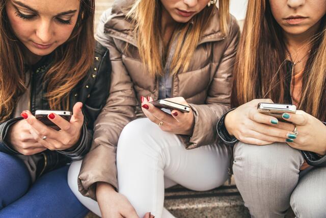 In Österreich sind 38 Prozent der Elf - bis 17-Jährigen online sexuell belästigt worden. | Foto: panthermedia.net/oneinchpunch