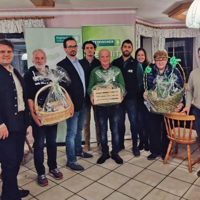 Jochen Pießnegger und sein Team bedankten sich bei allen Teilnehmerinnen und Teilnehmer für den fairen Spielverlauf. | Foto: ÖVP Leibnitz