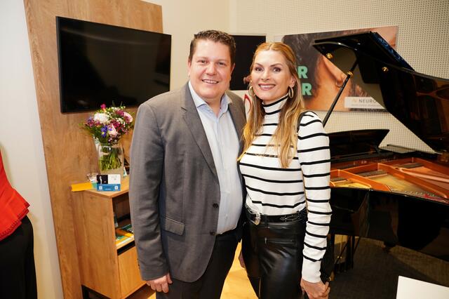 CEO der Neuroth-Gruppe Lukas Schinko und Moderatorin Martina Kaiser. | Foto: Andreas Tischler