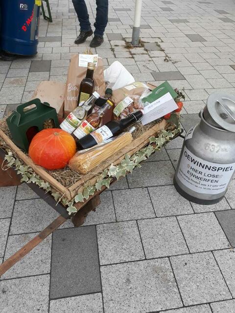 Regionale und saisonale Produkte von landwirtschaftlichen Betrieben aus der nächsten Umgebung kann man zum Beispiel auf dem Bauernmarkt in Kremsmünster kaufen. | Foto: Bauernmarkt Kremsmünster