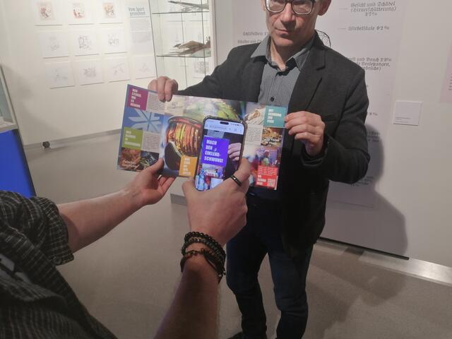 Auch auf den Flyern funktioniert die AR-Technologie. | Foto: Berger