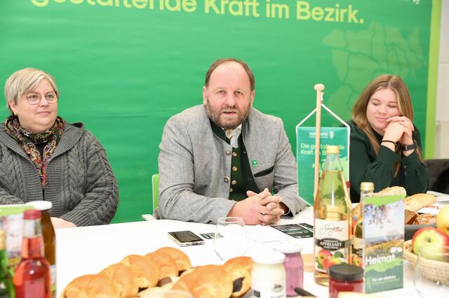 Kammerobmann Herbert Lebitsch präsentierte die Ball-Highlights. | Foto: Alfred Mayer 