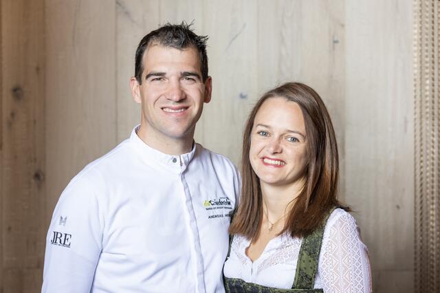 Andreas und Andrea Herbst und das gesamte Team freuen sich über den Stern. | Foto: Masser Druck