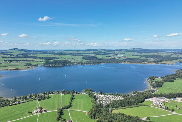 Das Land Salzburg regelt die Seeuferbewirtschaftung neu. Ab dem Jahr 2026 sollen für die vom Land verpachteten Grundflächen am Mattsee, Obertrumer See, Grabensee sowie Wallersee neue Pachtzinse gelten  | Foto: Land Salzburg/Franz Neumayr (Symbolbild)