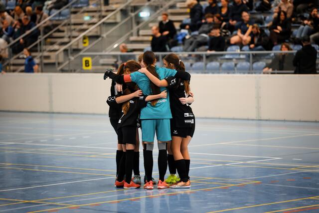 Gemeinsam zum Erfolg: Der Frauenfußball begeistert immer mehr. | Foto: Reischl