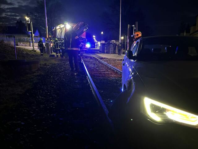 Die Bahnstrecke zwischen Mattersburg und Bad Sauerbrunn war für kurze Zeit gesperrt. | Foto: FF Mattersburg