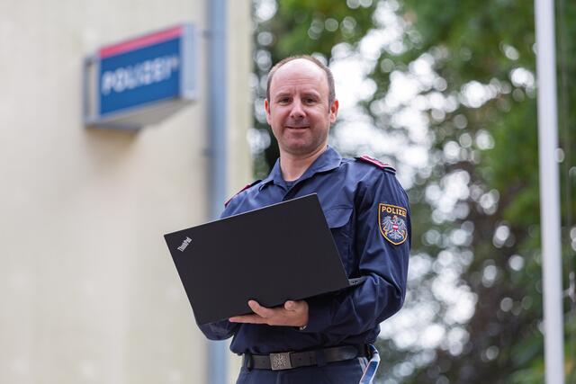 Christian Baumgartner ist seit 32 Jahren bei der Polizei Wolfsberg und hat sich 2011 auf Internetkriminalität spezialisiert. | Foto: LPD Kärnten