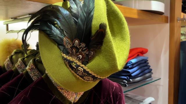 Das Unternehmen, das insgesamt 14 Mitarbeiter beschäftigt, bietet Lehrstellen im Bereich Einzelhandelskaufmann/-frau mit Schwerpunkt Dekoration an. | Foto: Carmen Kurcz