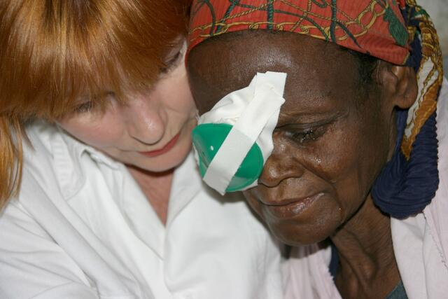 In ihrer Zeit in Äthiopien, Mosambik, Somalia oder im Sudan erlebte Lohner auch freudvolle und humorvolle Momente.  | Foto: Licht für die Welt