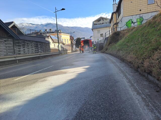 Die Ölspur in Bad Ischl zog sich über mehrere Kilometer. | Foto: ff-badischl.at