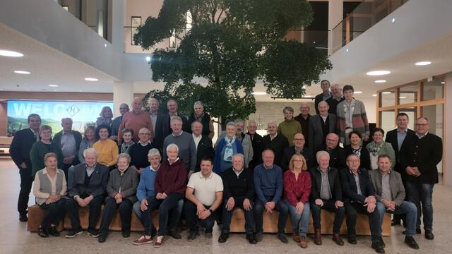 25 Altbürgermeister haben sich in Weng im Innkreis getroffen. | Foto: Moser