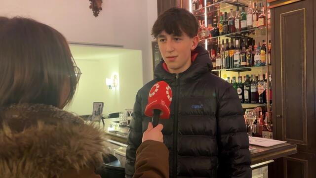 Benedikt kann sich nichts Besseres vorstellen, als als Koch zu arbeiten und nutzt die Lange Nacht der Lehre, um erste Einblicke in die Betriebe zu bekommen. | Foto: Carmen Kurcz