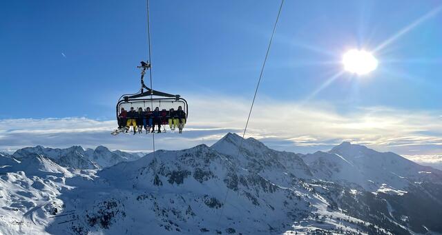 (Symbolfoto) Sessellift, Skifahren, Seilbahn, Bergbahn, Schifahren. | Foto: pjw
