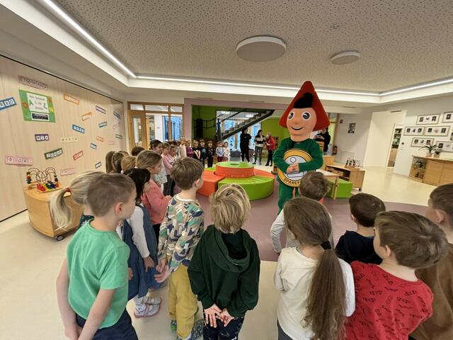 Gewinnübergabe des Malwettbewerbs im Kindergarten Kittsee | Foto: Sparkasse Hainburg-Bruck-Neusiedl
