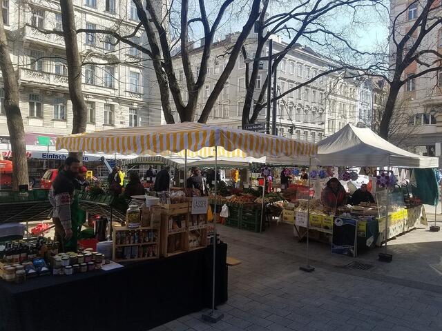 Der Lerchenfelder Bauernmarkt hat jeden Freitag von 9 bis 18 Uhr geöffnet. | Foto: Patschok