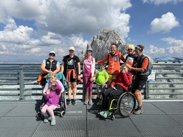 In der warmen Jahreszeit geht's hoch hinaus: Ein Besuch am Dachstein zählt zweifellos zu den Höhepunkten des Sommer-Programms. | Foto: Freizeit-PSO