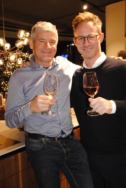 Prost auf die Eröffnung. | Foto: Eberharter