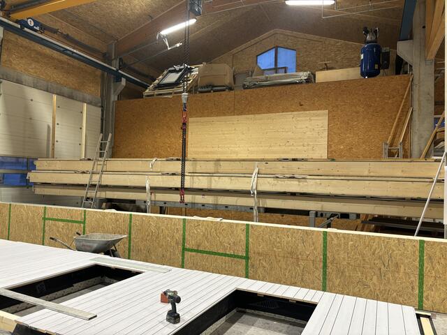 Die Besucherinnen und Besucher konnten sich ein Bild von den Lehrausbildungen bei Hillebrand machen. | Foto: Emanuel Hasenauer