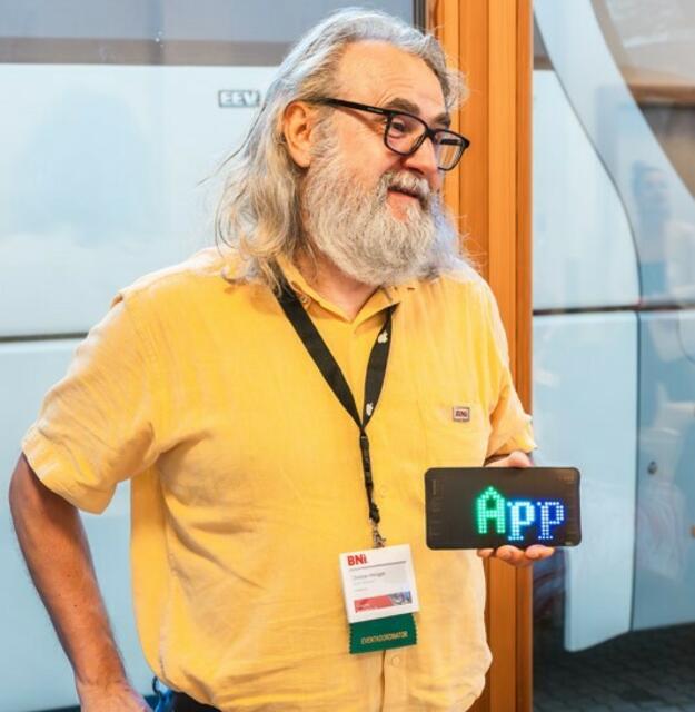 IT und Apple Experte Christian Meingast von den Mc Friends bei einem seiner Vorträge im Zuge eines BNI UnternehmerInnenfrühstückes. | Foto: Marcel Kluckner