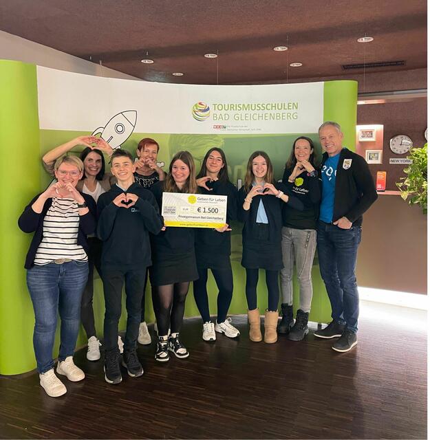 Zusätzlich zu den Wangenabstrichen brachte die Typisierungsaktion im Privatgymnasium Bad Gleichenberg 1.500 Euro an Spenden ein. | Foto: Privatgymnasium Bad Gleichenberg