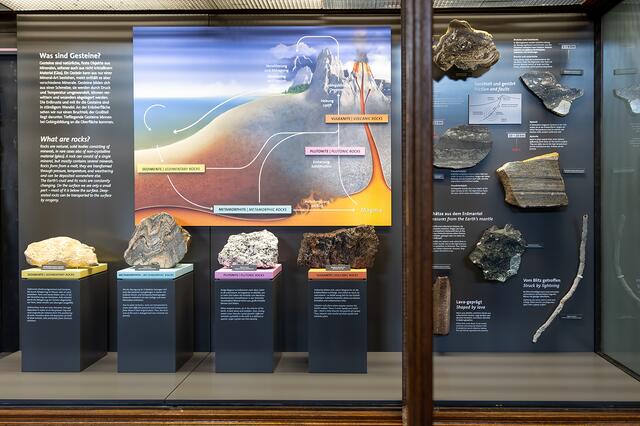 Bei der Gesteinssammlung im Naturhistorischen Museum wurden insgesamt drei Vitrinen aktualisiert.  | Foto: NHM Wien