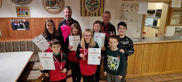 Nicht nur die Erwachsenen, auch die Kids gaben bei der Bezirksmeisterschaft ihr Bestes. | Foto: SV Aistersheim