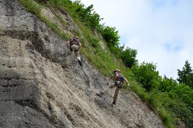 Die Salzburger Bergputzer sind wieder im Einsatz: von 17. bis 27. Februar 2025 führen die Bergputzer Strauchschnittarbeiten über der Müllner Hauptstraße im Bereich Klausentor durch.  | Foto: Stadt Salzburg