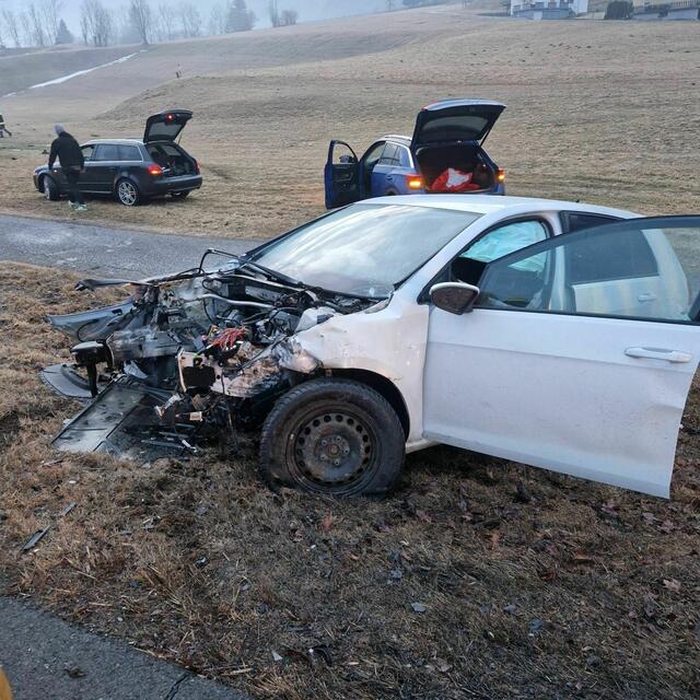Verkehrsunfall auf der B106. | Foto: FF Reintal