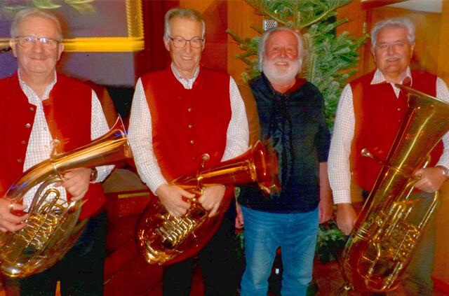 Die "3 Tenöre" aus Mutters mit Luggi Dornauer aus dem Zillertal | Foto: privat