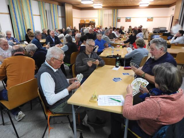 84 Teilnehmer spielten um den Sieg des Benefizturniers. | Foto: Seniorenbund Altenberg