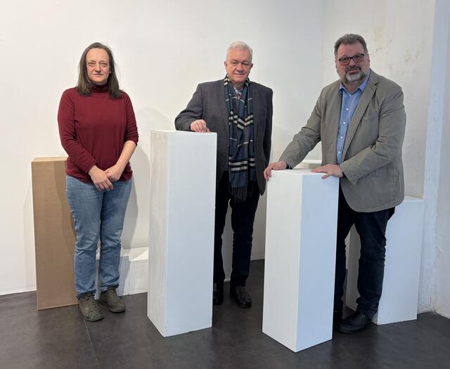 Martina Waldenberger, Klaus Zeugner und Werner Bauböck vom Vorstand der Innviertler Künstlergilde. | Foto: MeinBezirk