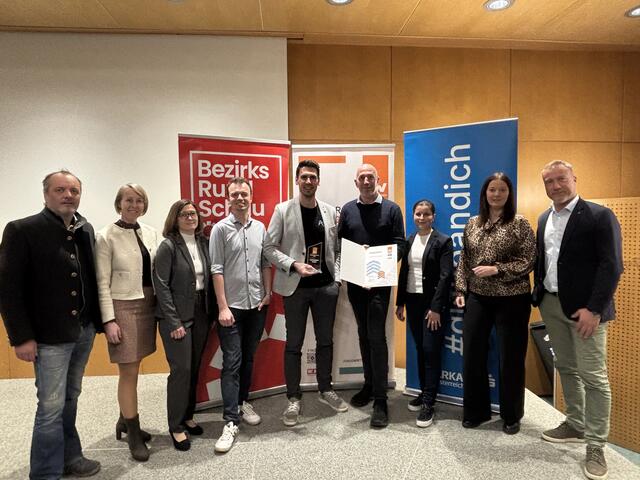 Fritz Huber (MeinBezirk Perg), Eveline Grabmann (Obfrau WKO Perg), Michaela Wiesbauer (Glas Wiesbauer), Moritz Aschauer (Junge Wirtschaft Perg), Michael Zellinger und Ronald Gattringer (autonomize GmbH), Franziska Scheuwimmer (Junge Wirtschaft), Eva Steinkellner (WKO Perg), Rainer Friedinger (Sparkasse OÖ). | Foto: MeinBezirk Perg/Köck