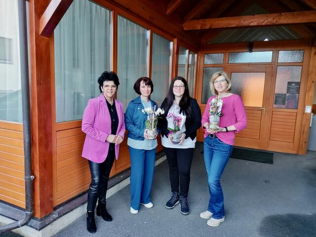 Bgm. Waltraud Schwammer hieß Andrea Zinggl, Marisa Pferschy und Sigrid Kogler willkommen. | Foto: zVg