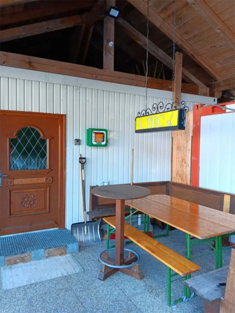 Defibrillator-Standort beim Vereinsheim des 1. TEC (bei der Eisstockbahn in der Sommerau) | Foto: Gemeinde St. Koloman