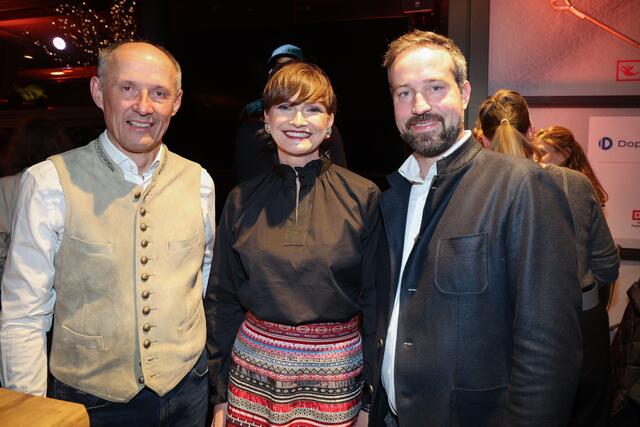 Vlnr.: Leo Bauernberger (Geschäftsführer Salzburger Land Tourismus), Astrid Sterhanig-Staudinger (Geschäftsführerin Österreich Werbung) und Landeshauptmannstellvertreter Stefan Schnöll. | Foto: Land Salzburg/Franz Neumayr